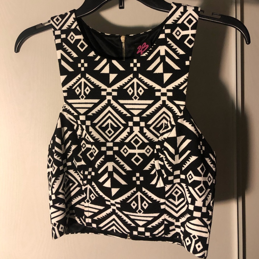 Black and white crop top